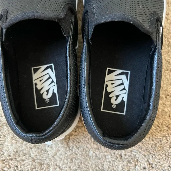 Vans Classic Slip-On Perf Leather Shoe in Black Size 6.0 - Picture 9 of 11